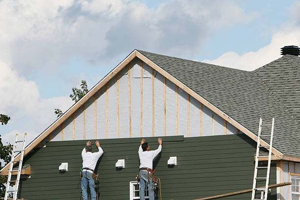 Professional Emergency Siding Repair technician working in Loretto, VA